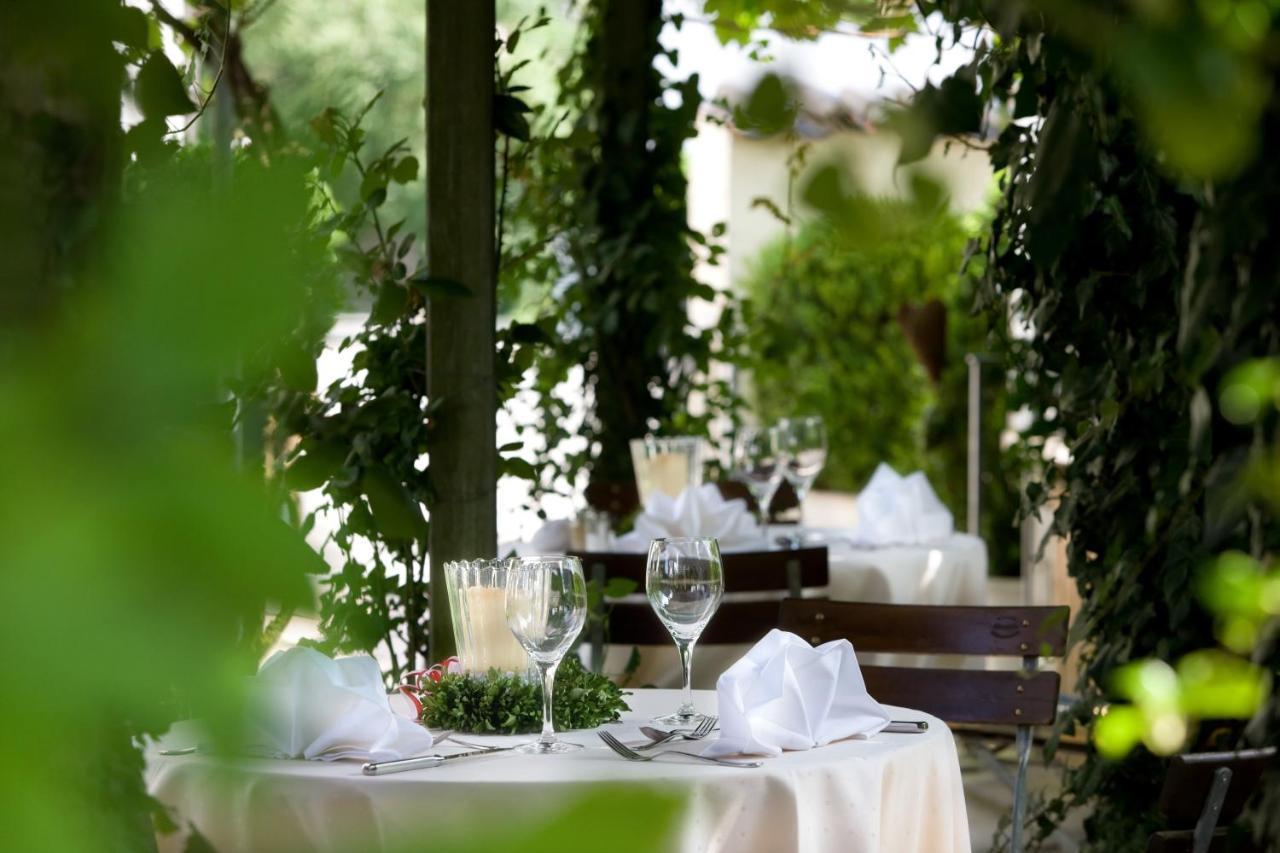 Hotel Und Restaurant Landshuter Hof ภายนอก รูปภาพ